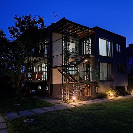 Vila Vekose - Apartman S Terasou A Zahradou Hradec Králové Exterior foto